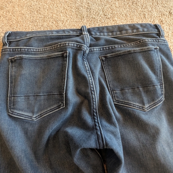 Banana Republic Traveler 33x32 Slim Distressed Style Jeans - Picture 6 of 8